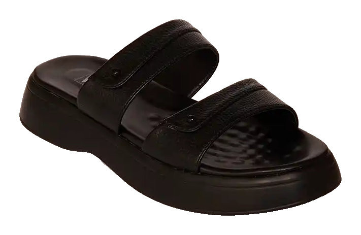 Women Cloud Walk 8003749